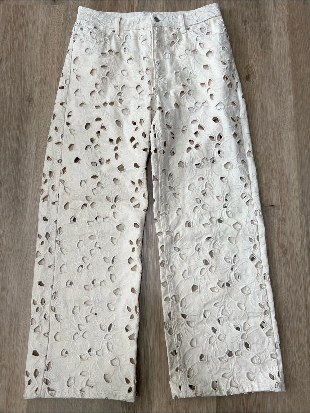 H&M eyelet embroidered jeans in cream size 10